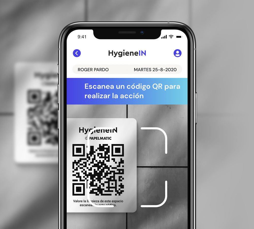 Un teléfono móvil escaneando un código QR a través de la aplicación de HygieneIN